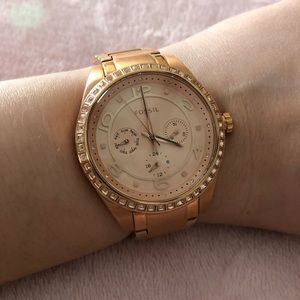 Women’s fossil watch rose gold